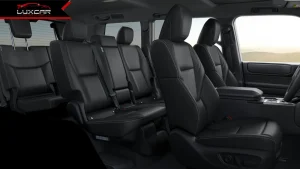 Không gian hàng ghế rộng rãi trên Toyota Prado 2026