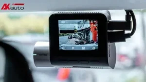 Khởi động camera hành trình 70mai